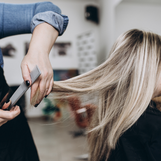 Women’s Haircut & Styling